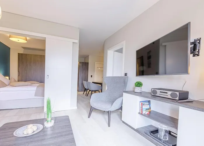 Boddenglueck Mit 2 Schlafzimmer Und Ostbalkon Apartment *